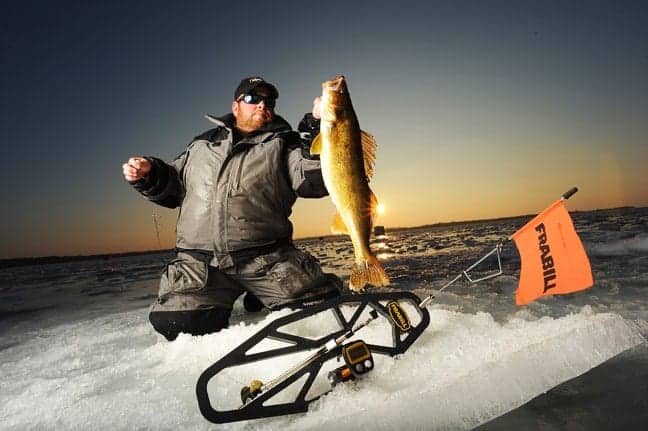 VINTAGE ICE FISHING TIP UP ~ VERY NICE ~ CRAPPIE NORTHERN WALLEYE FISH