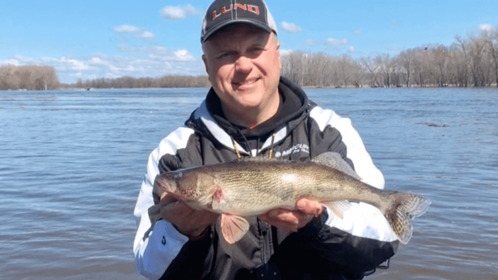Mississippi River (Pool 4) Fishing Report Troy Smutka AnglingBuzz
